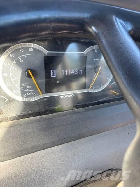 Volvo A 25 F 鉸接式起吊車