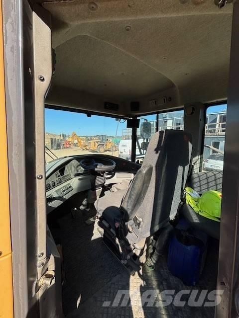 Volvo A 25 F 鉸接式起吊車