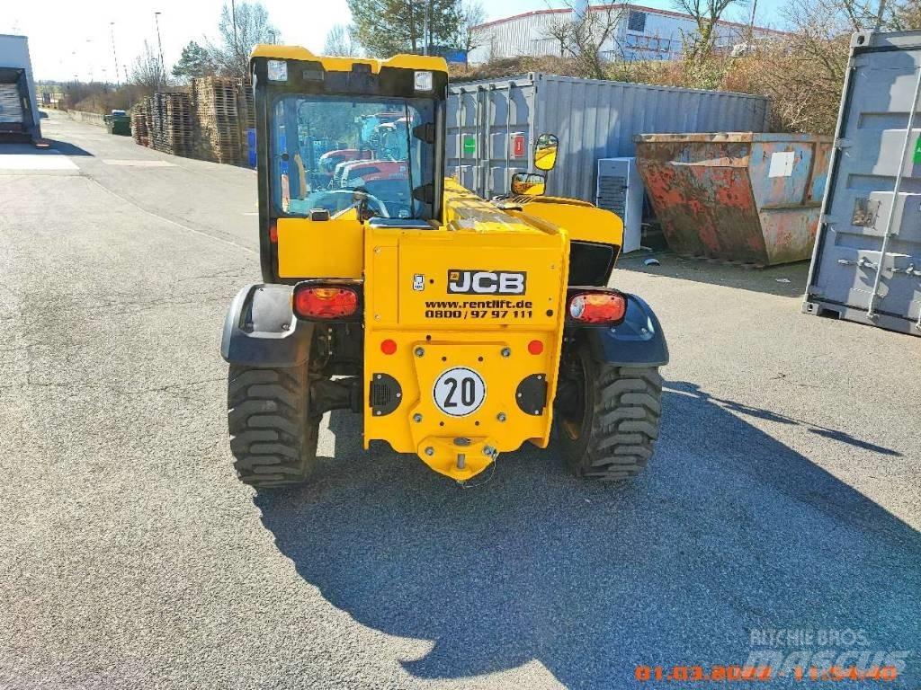 JCB 525-60 伸縮臂操作車