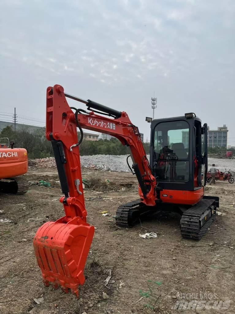 Kubota U 35 小型挖土機/掘鑿機<7t(小型挖掘機)