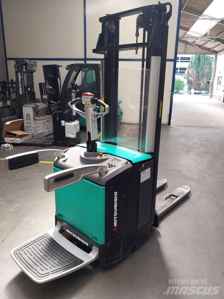 Mitsubishi SBV 16 N 自走式堆積機
