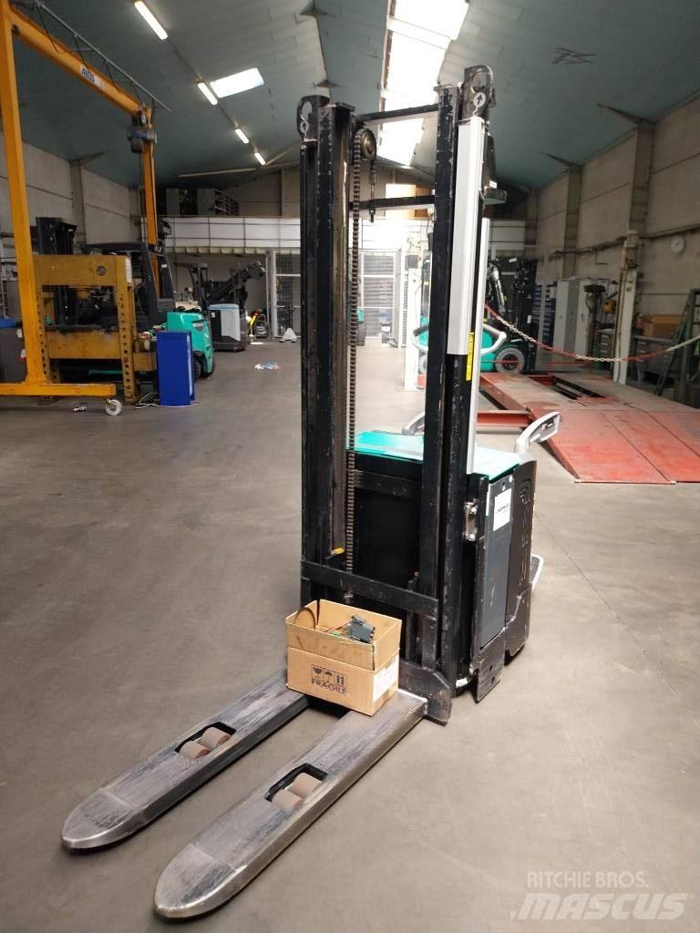 Mitsubishi SBV 16 N 自走式堆積機