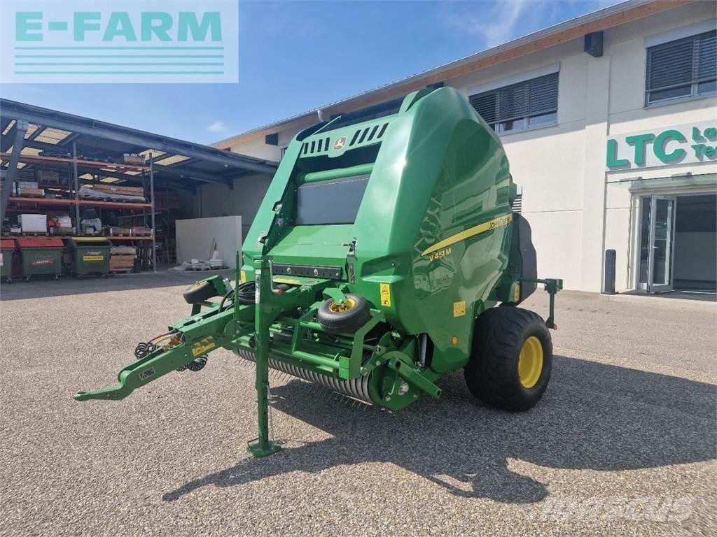 John Deere V451M 方形打捆機