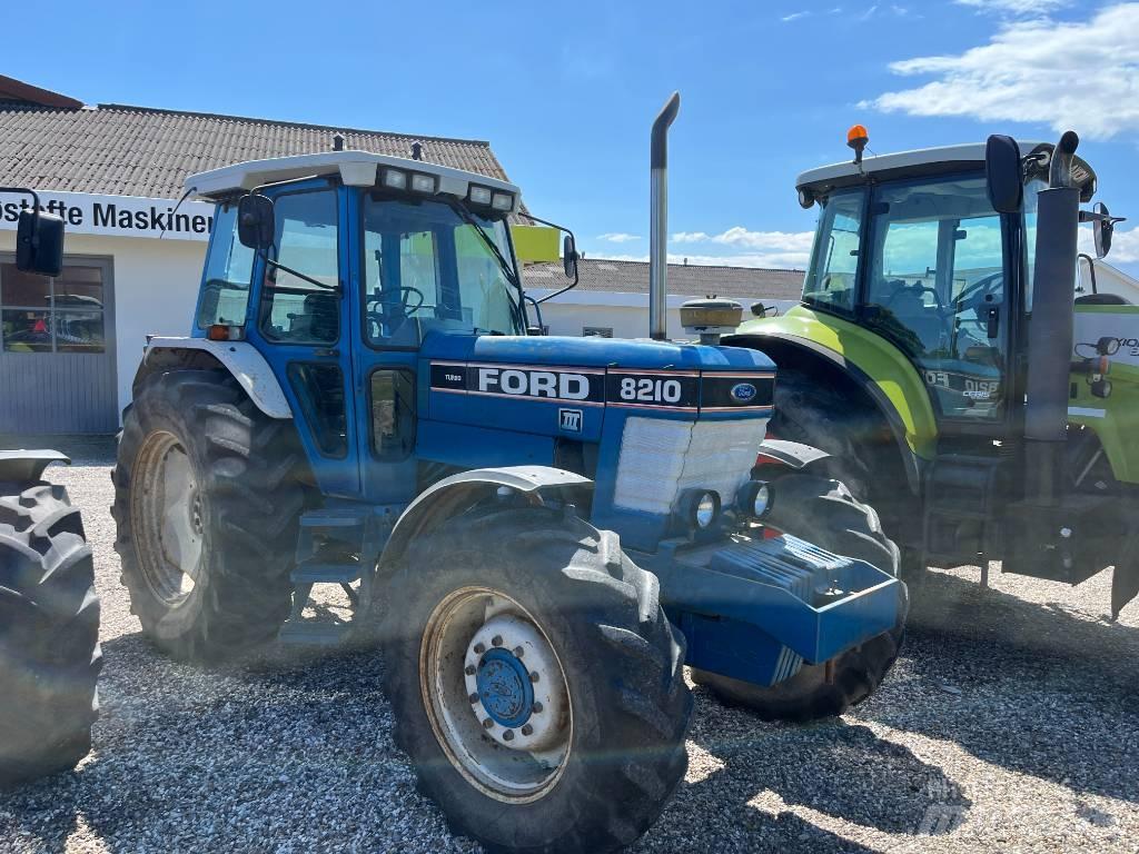 Ford 8210 Force III 曳引機