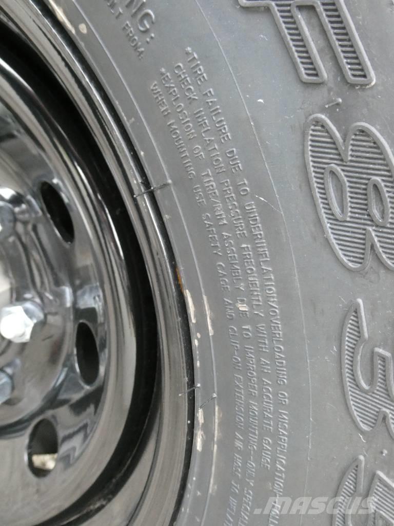 RawMaxx DTX24BP14K 低架裝載車