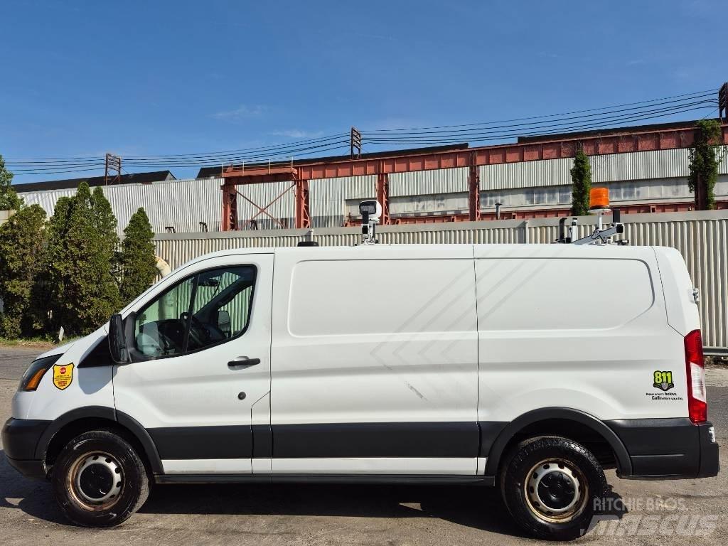 Ford Transit 250 廂式貨物運輸車