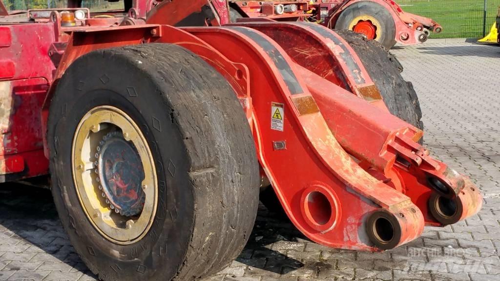 Sandvik LH208 地下裝載機
