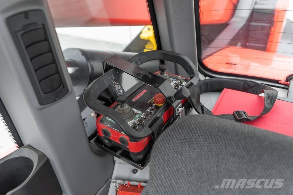 Manitou MRT 1845 伸縮臂操作車