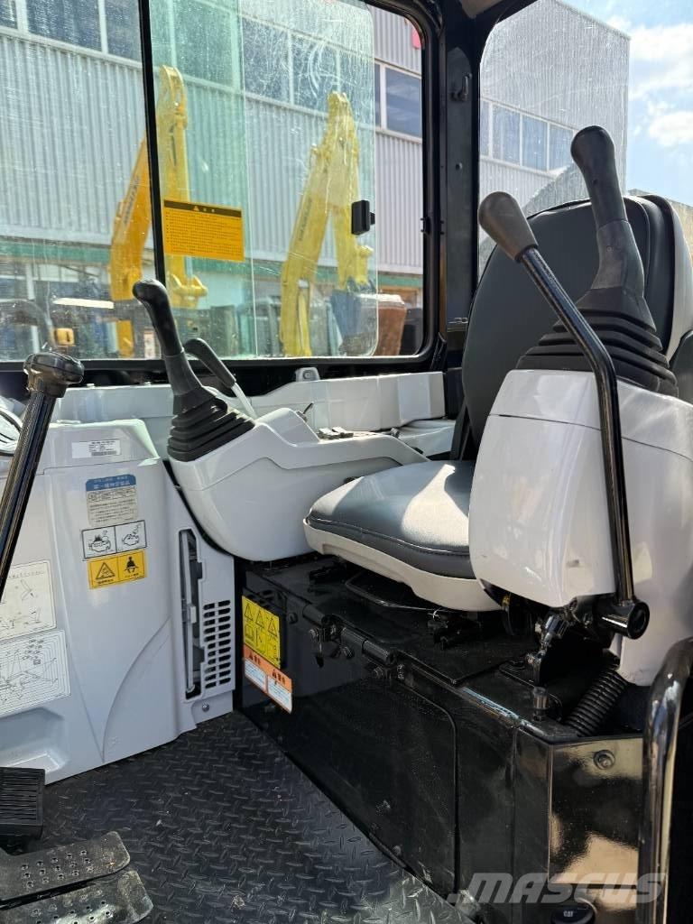 CAT 303.5E 小型挖土機/掘鑿機<7t(小型挖掘機)