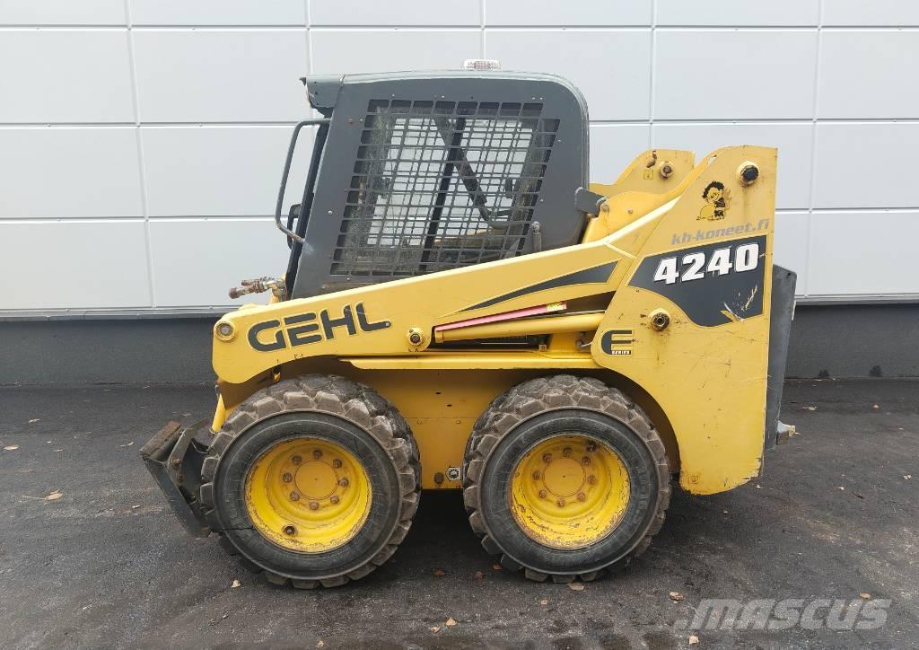 Gehl 4240 E 滑移轉向裝載機