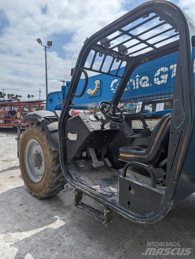 Genie GTH 844 伸縮臂操作車