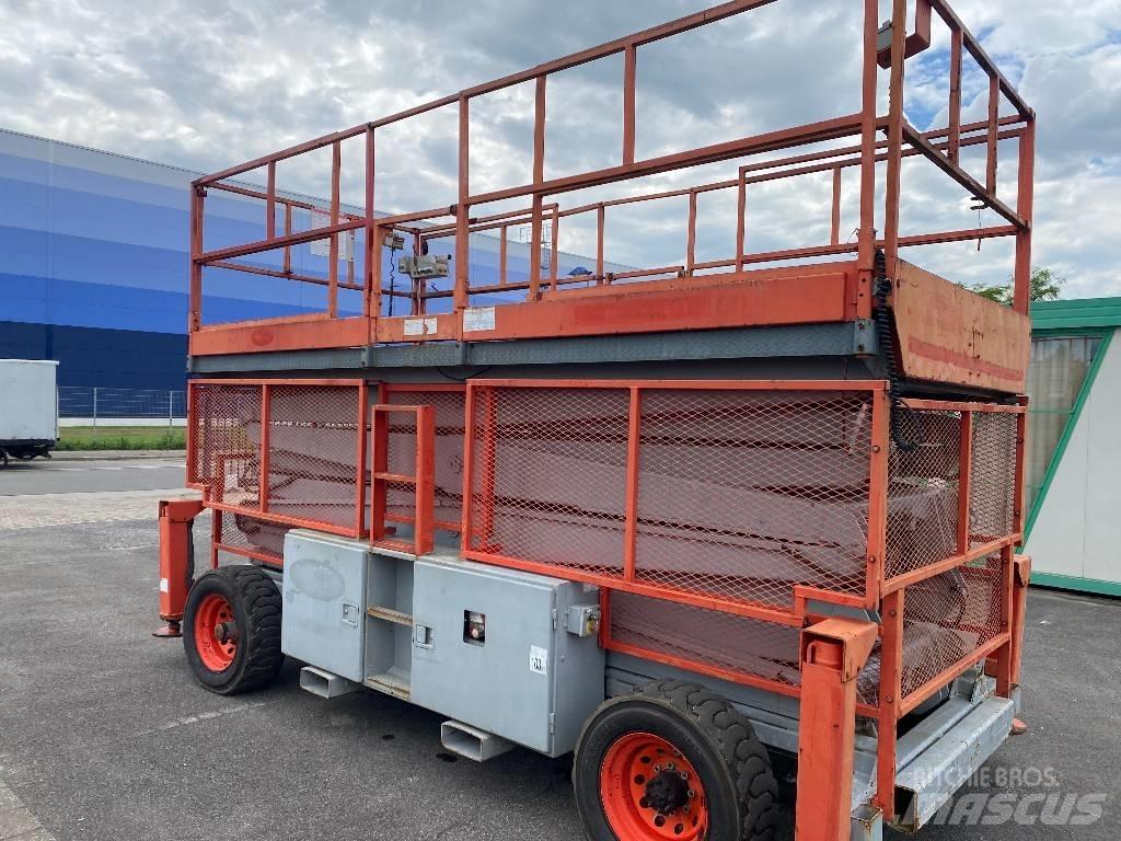 SkyJack SJ 9250 RT 剪式升降機