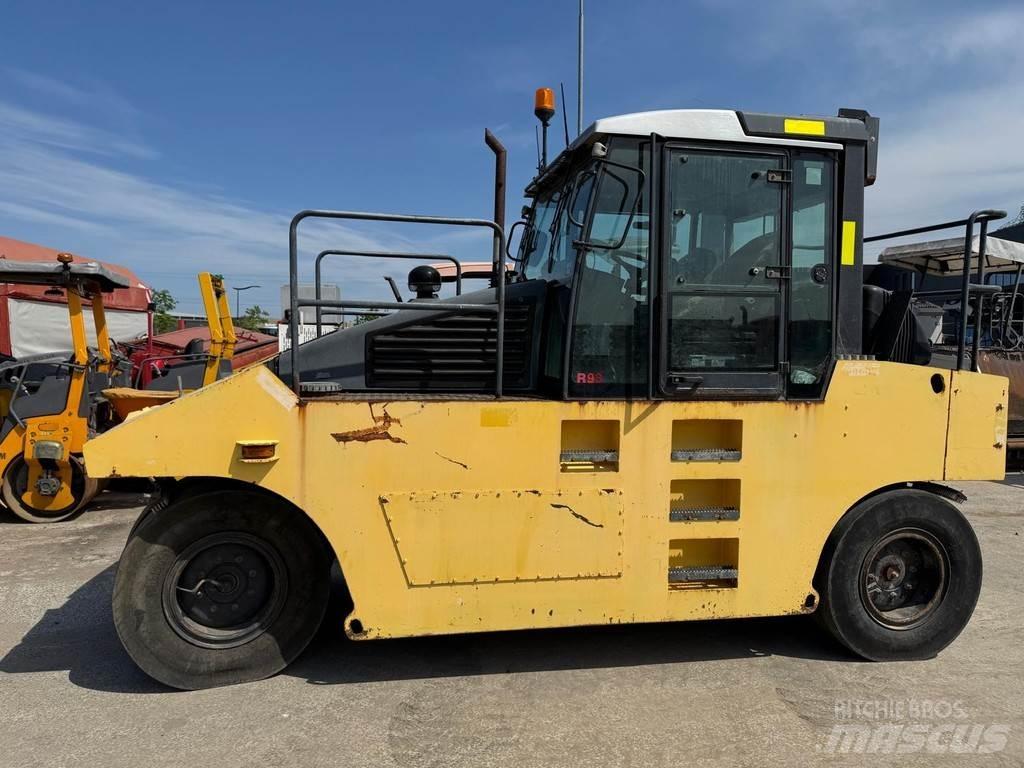 Bomag BW 24 R 膠輪滾壓機