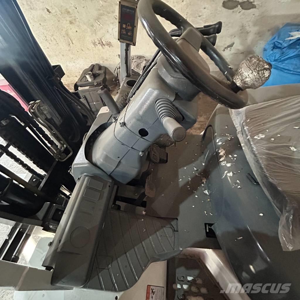 TCM FD35 柴油卡車