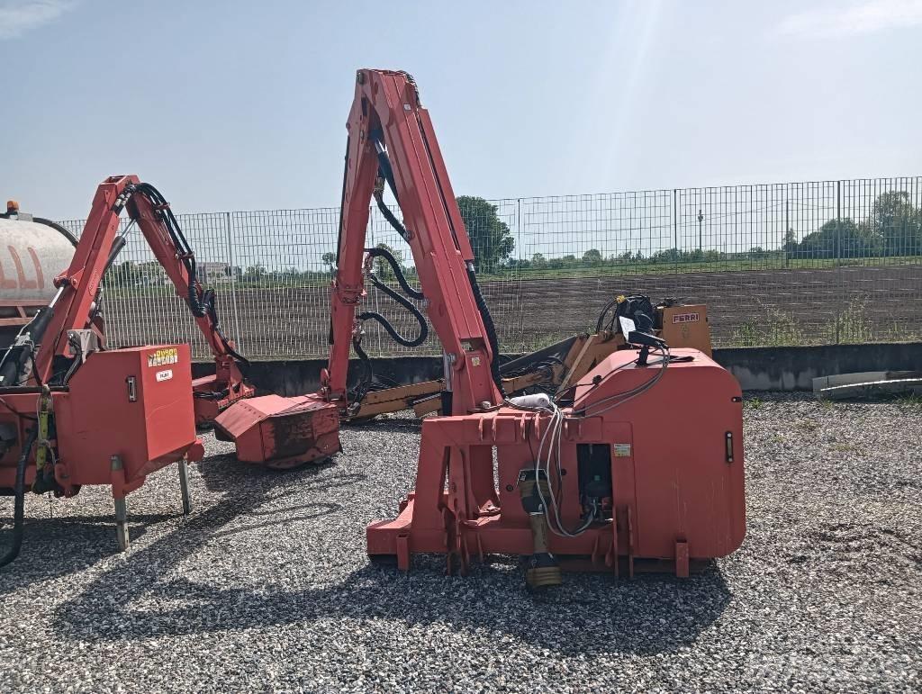 Maschio LARA 850 T 牧草收穫機