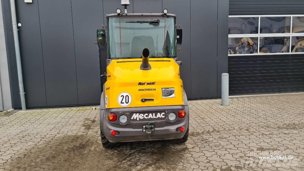 Mecalac AX 700 輪胎式裝載機