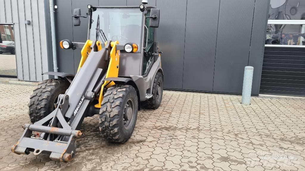 Mecalac AX 700 輪胎式裝載機