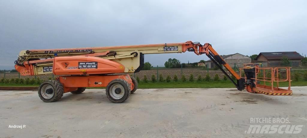 JLG 1250 AJP 曲臂高空作業車