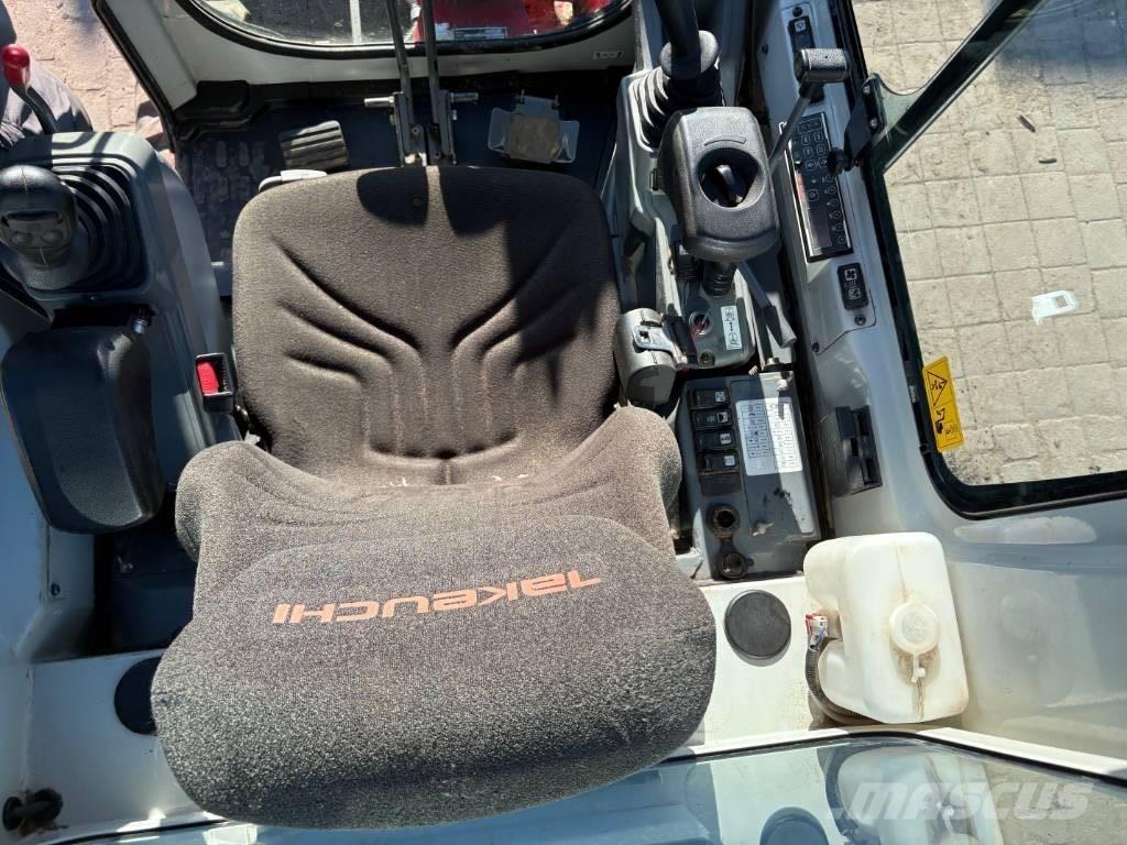 Takeuchi TB 225 小型挖土機/掘鑿機<7t(小型挖掘機)