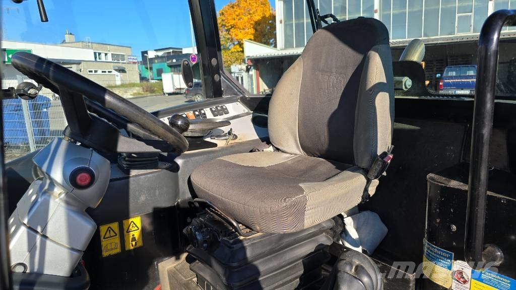 JCB 406 輪胎式裝載機