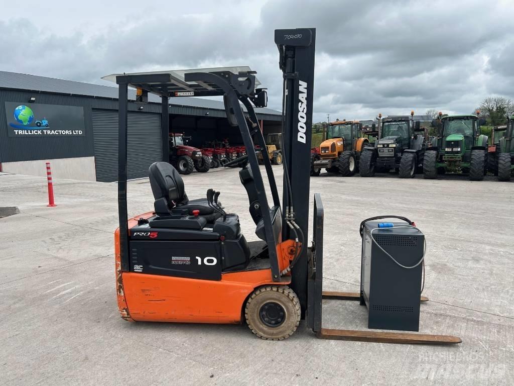 Doosan B10R-5 電動堆高機