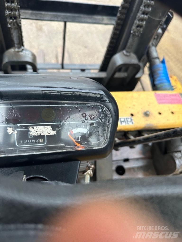 CAT DP 40 柴油卡車