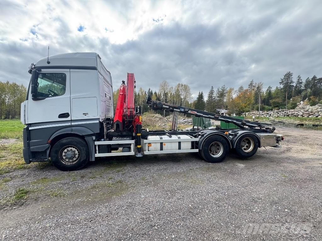 Mercedes-Benz 2653 L 起重機卡車