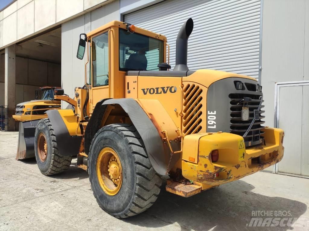 Volvo L 90 E 輪胎式裝載機