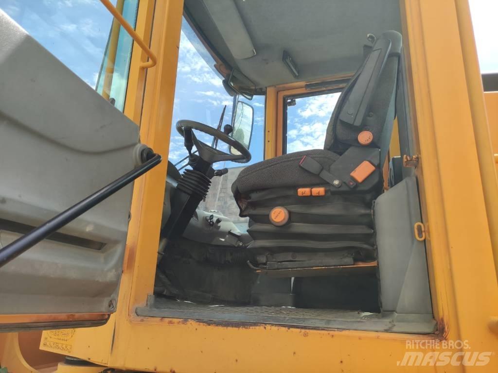 Volvo L 90 E 輪胎式裝載機