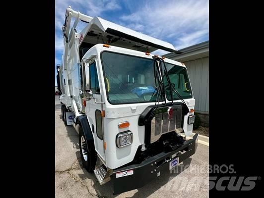 Kenworth L 770 商用底盤車