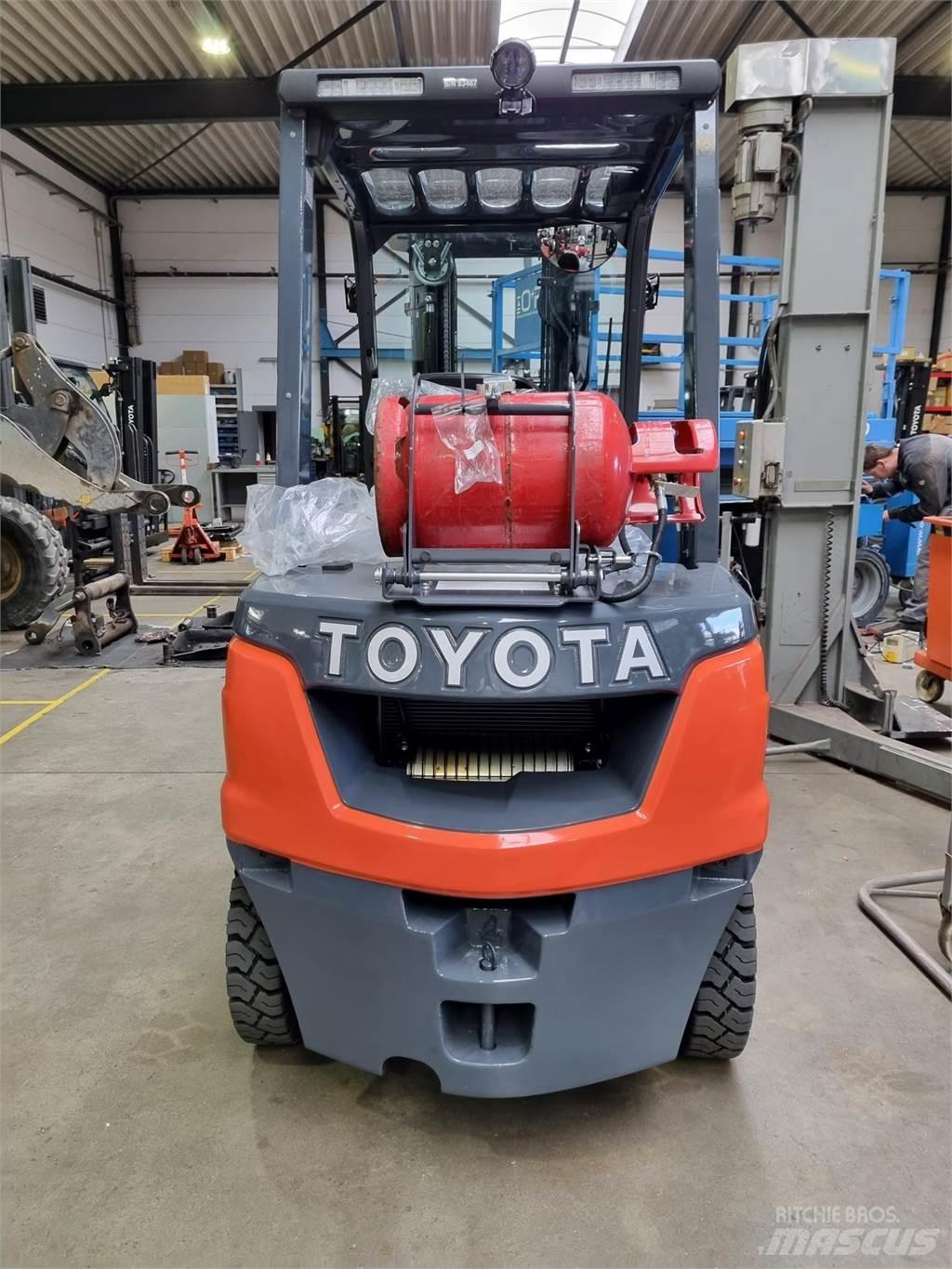 Toyota 02-8FGF25 液化石油氣LPG卡車