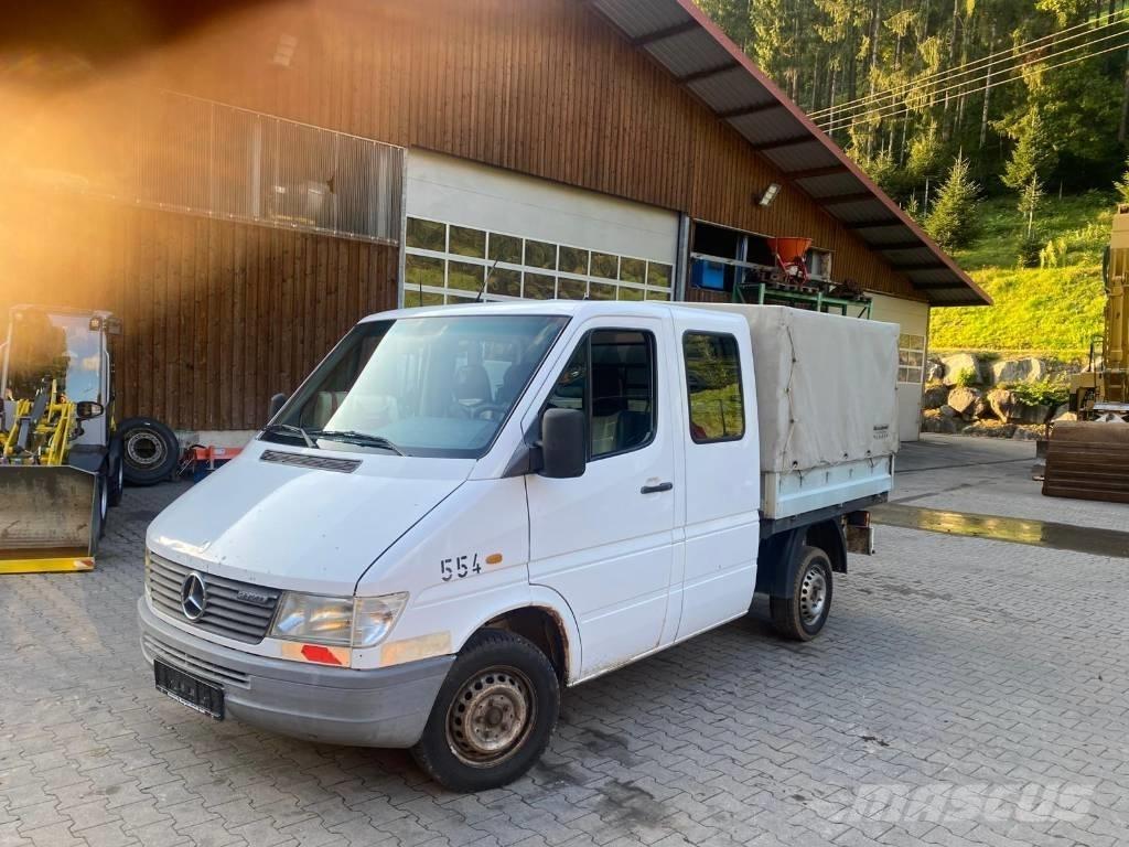 Mercedes-Benz 212 D 皮卡.傳統半斗卡車/側卸板