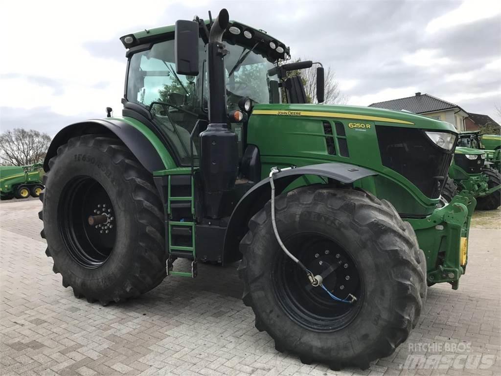 John Deere 6250R 曳引機