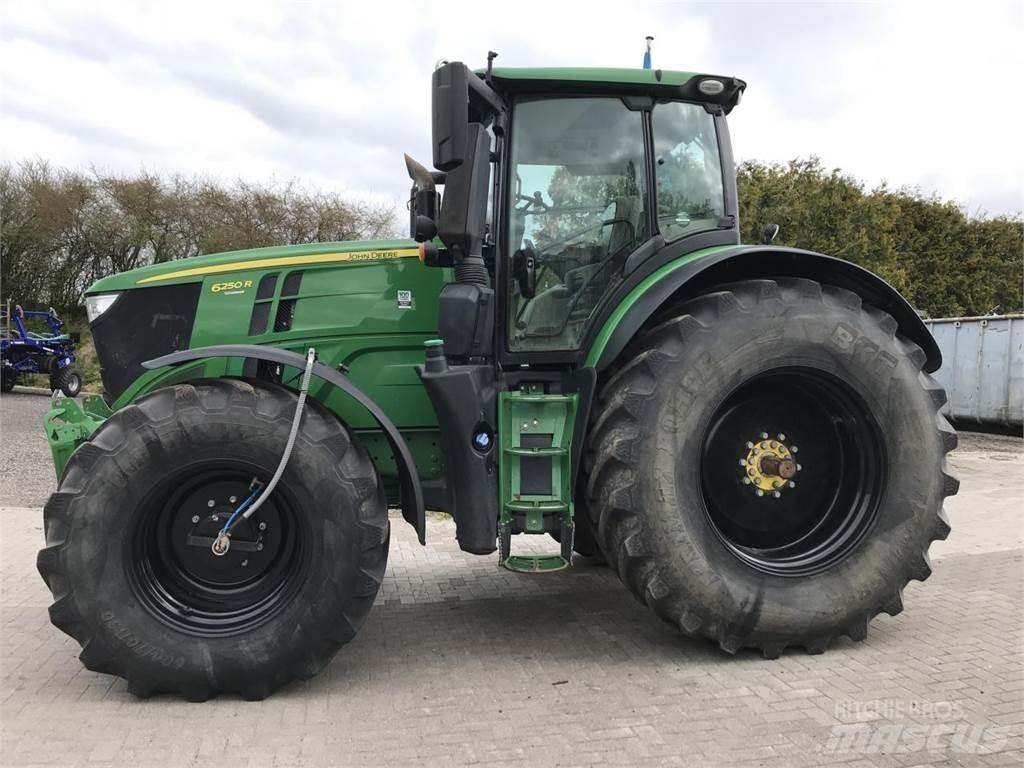 John Deere 6250R 曳引機
