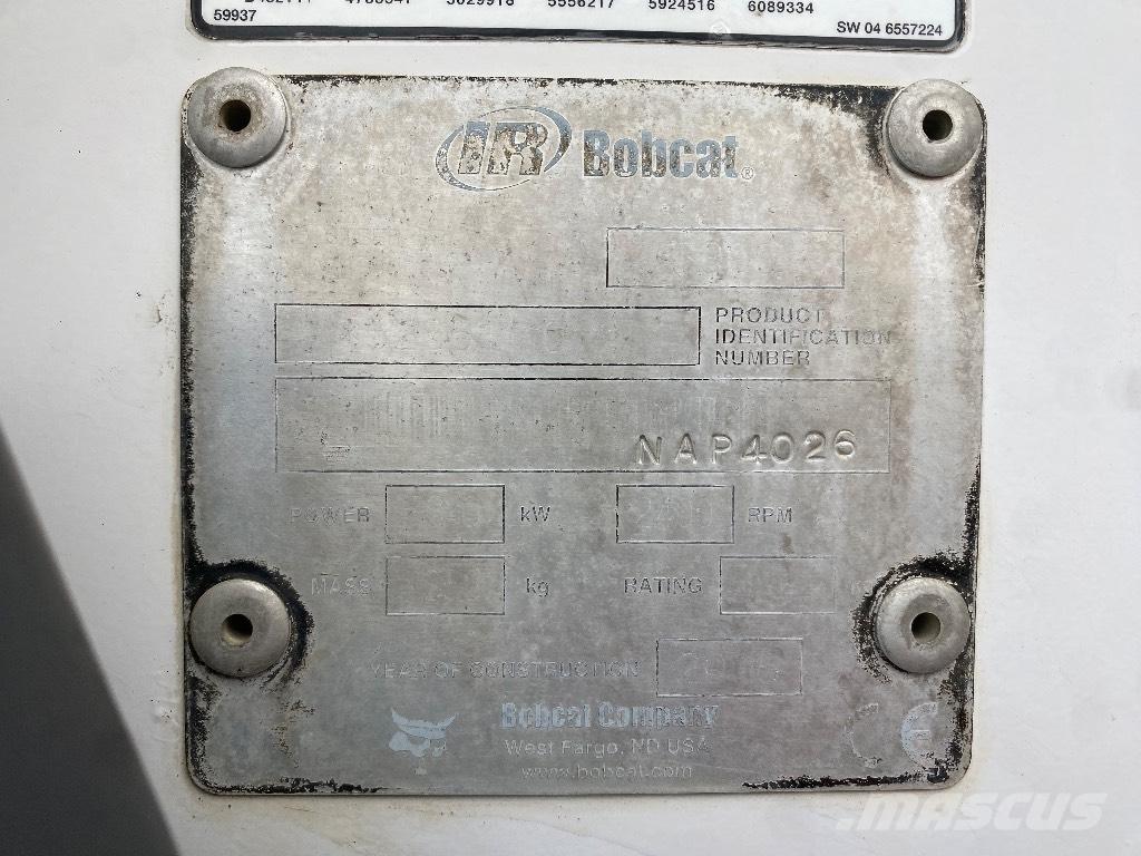 Bobcat T 300 滑移轉向裝載機