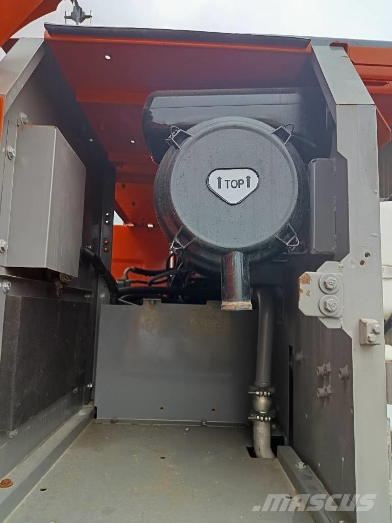 Hitachi ZX 210 履帶式 挖土機/掘鑿機/挖掘機