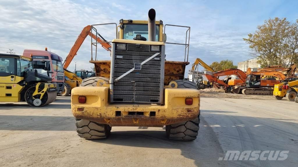 Volvo L 220 D 輪胎式裝載機