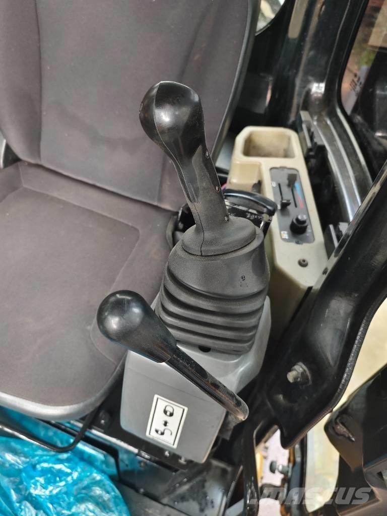 CAT 303.5E 小型挖土機/掘鑿機<7t(小型挖掘機)