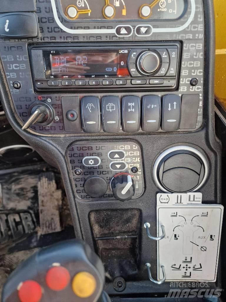 JCB 535-95 伸縮臂操作車