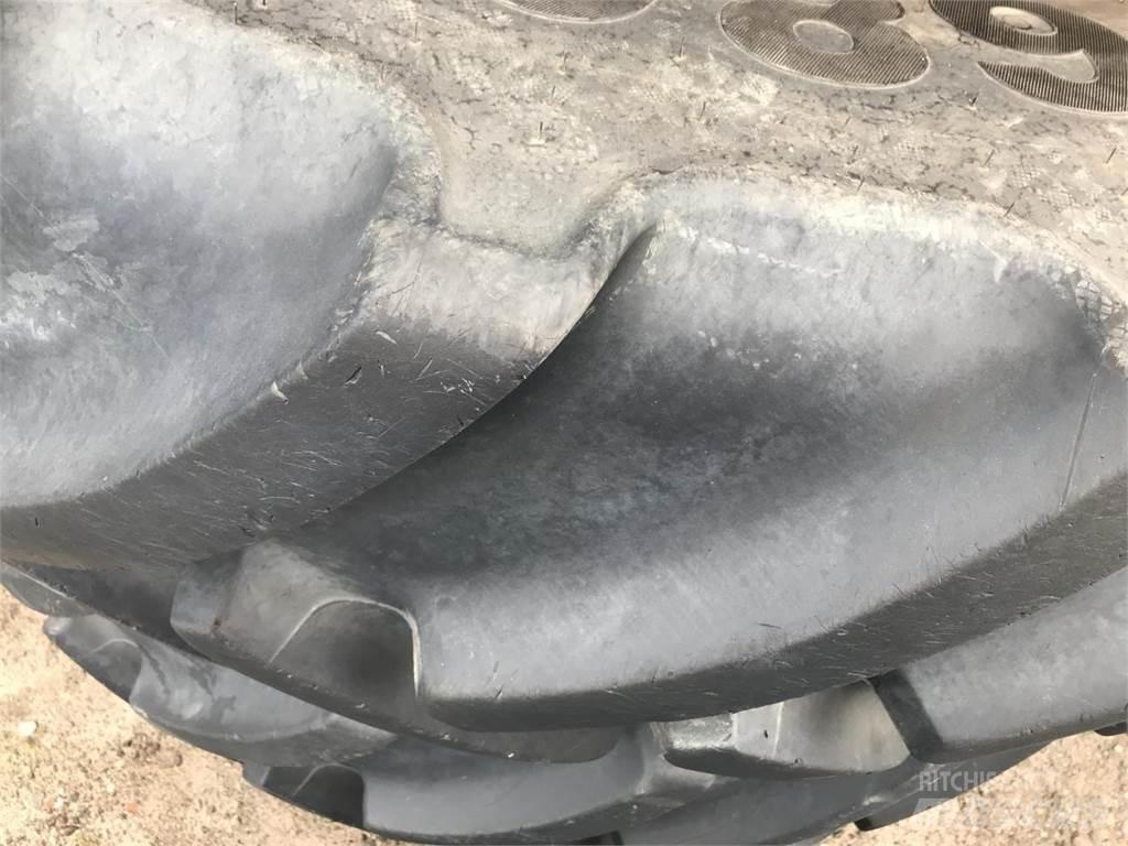 Mitas 680/80R42 輪胎、車輪和輪圈