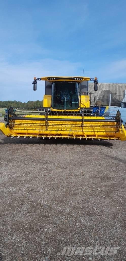 New Holland CX5.80 聯合收穫機