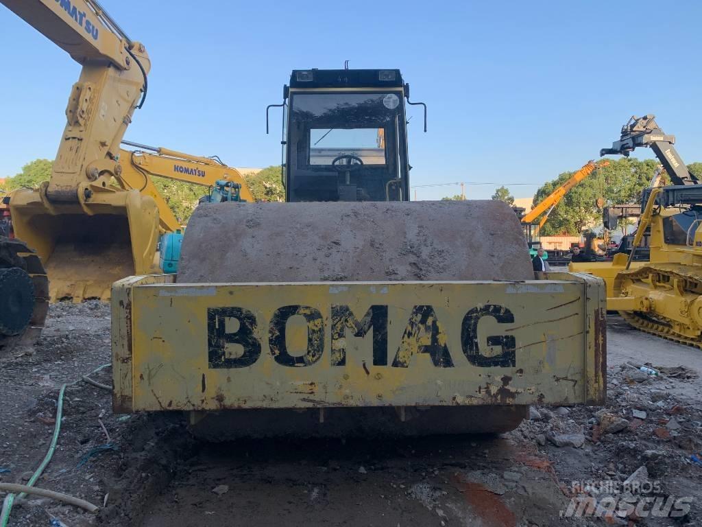 Bomag BW 225 D-3 雙輪滾壓機
