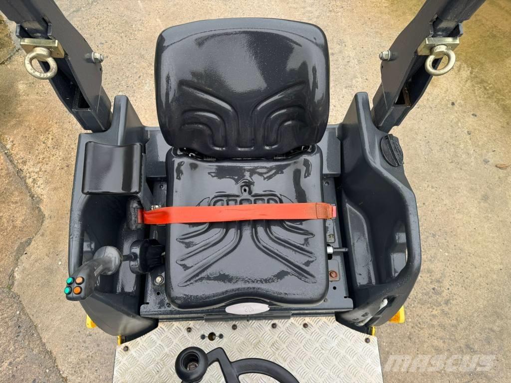 Bomag BW 120 AD-5 雙輪滾壓機