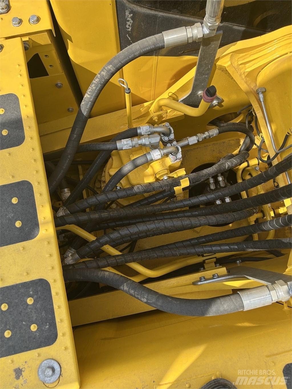 Komatsu PC 240 履帶式 挖土機/掘鑿機/挖掘機