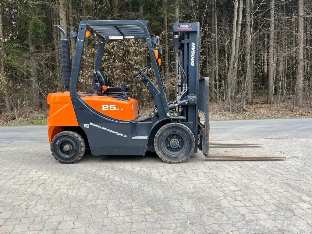 Doosan D 25 GP 柴油卡車