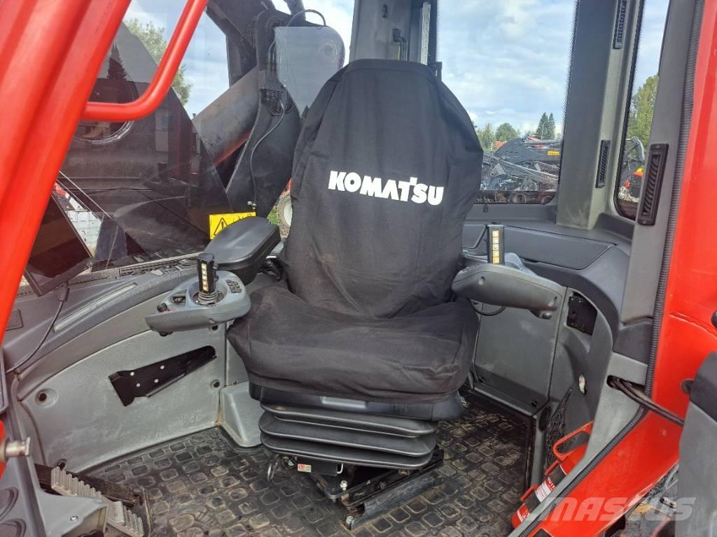 Komatsu 901 XC 收穫機