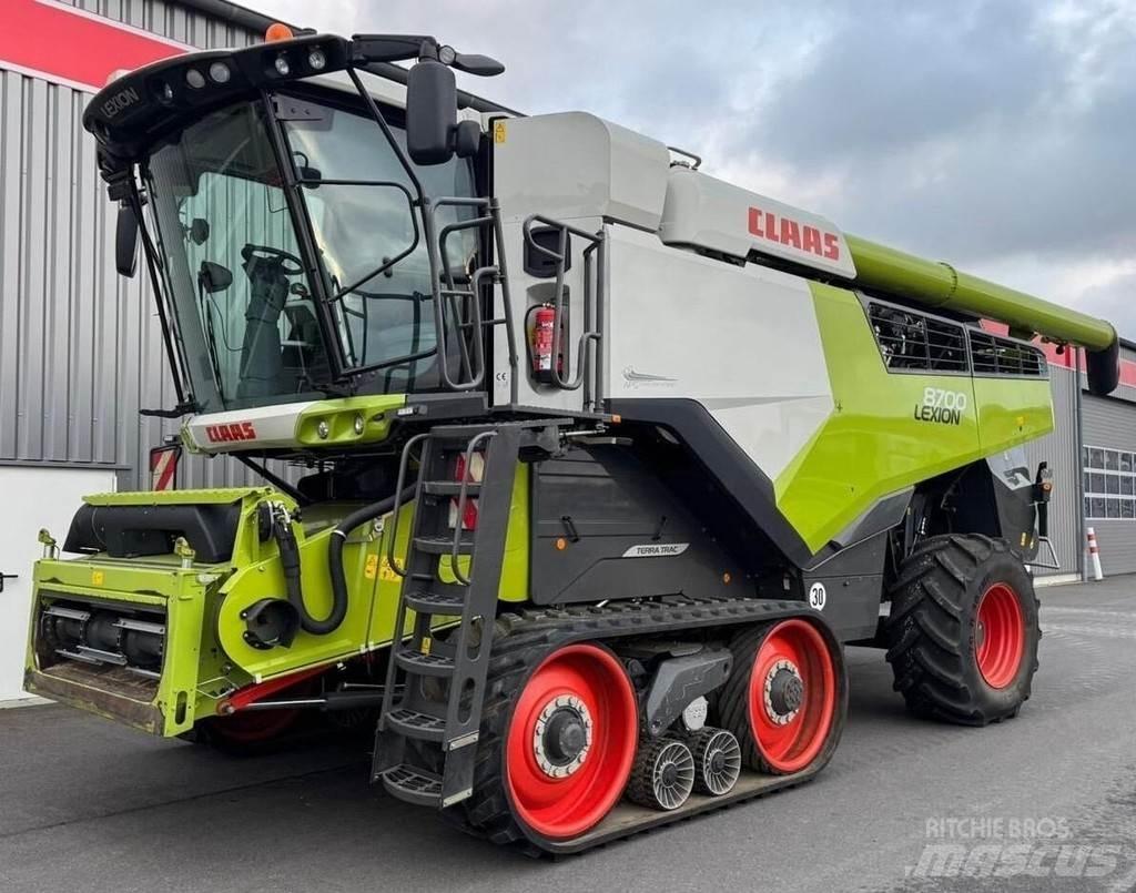CLAAS 8700TT 聯合收穫機