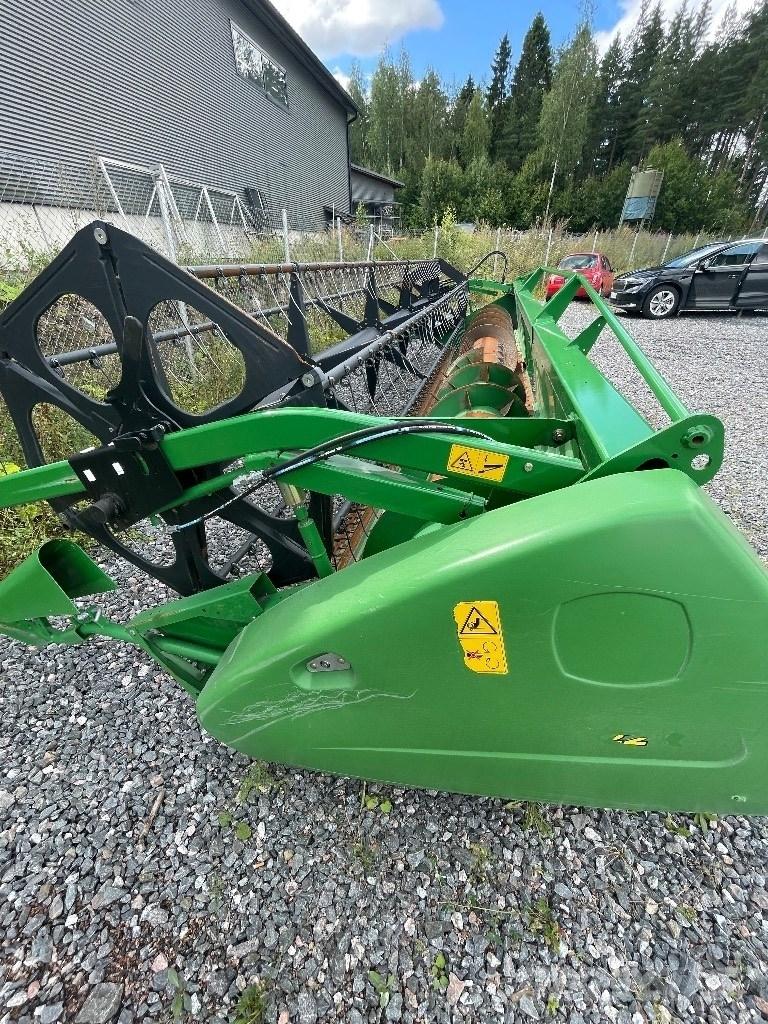 John Deere 622R 聯合收割機頭