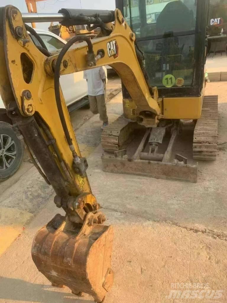 CAT 302 小型挖土機/掘鑿機<7t(小型挖掘機)