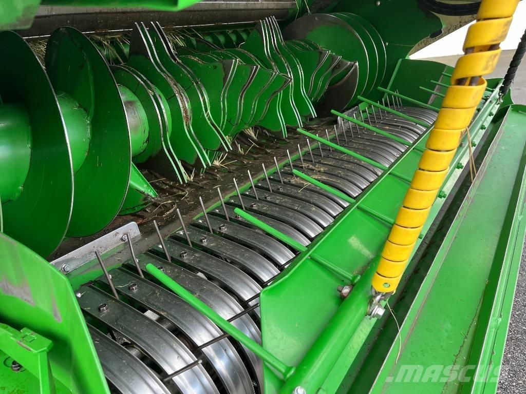 John Deere V 451R 圓型牧草打包機